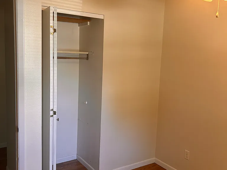 1305 W Benton St — Photo 3