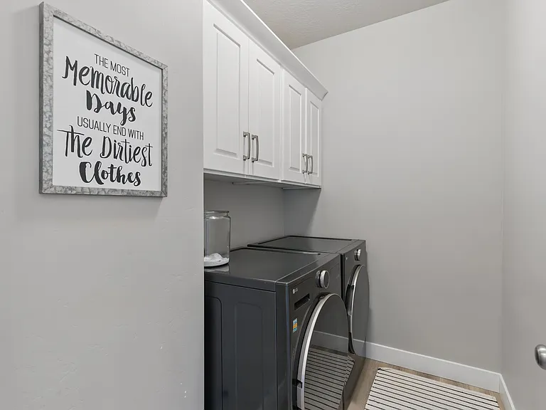 1147 N Carriage Ln — Photo 10