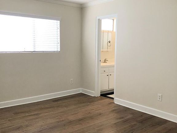 4th image of 1827 Veteran Ave APT 11