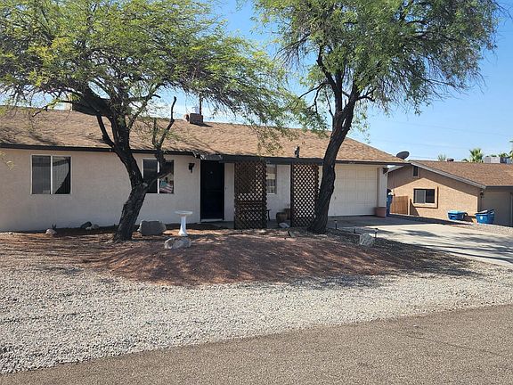 2nd image of 2460 Tovar Ln