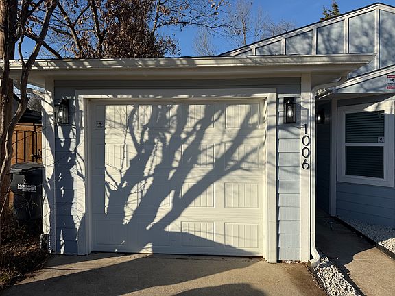 2nd image of 1006 W Leland Ave #1006