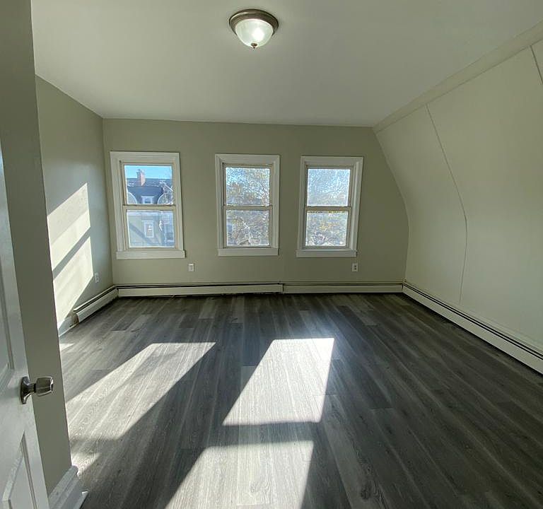 2nd image of 295 Avon Ave #3L