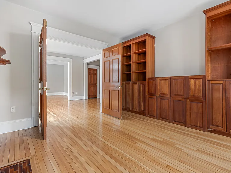 141 Longwood Ave #1 — Photo 5