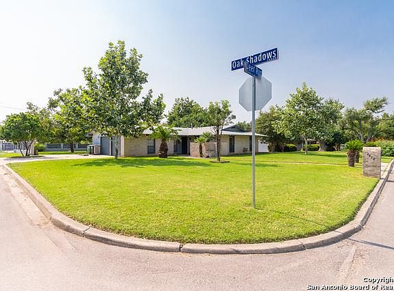 3rd image of 1418 Deer Run St