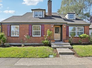 2632 NE Stanton St, Portland, OR 97212