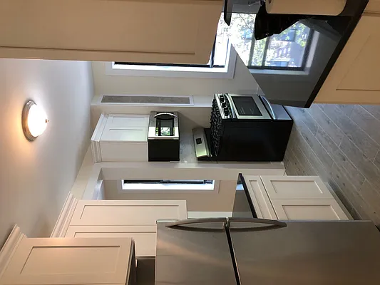 Sold by Mark Greenberg Real Estate | media 21