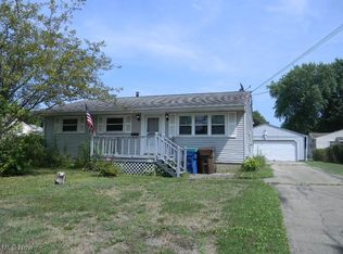 815 Elmwood Dr, Hubbard, OH