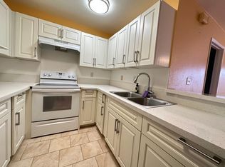 262 Mananai Pl #2F, Honolulu, HI 96818