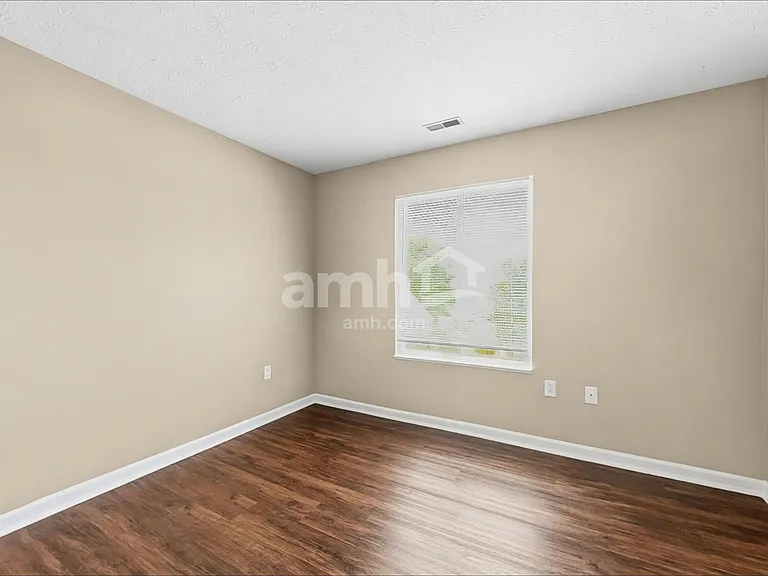 695 Mountain Pine Dr — Photo 14