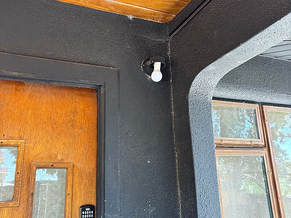 3rd image of 911 E Mesa Ave