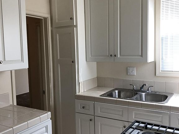 5th image of 1729 N Glenoaks Blvd