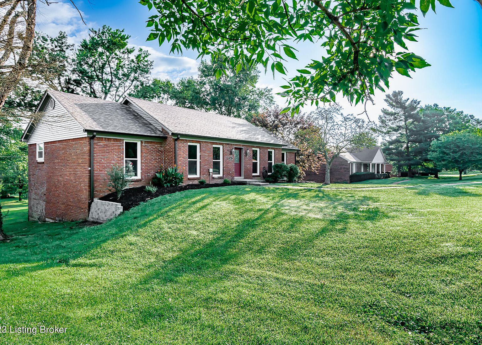 221 Hillview Dr, Shelbyville, KY 40065 MLS 1641809 Zillow