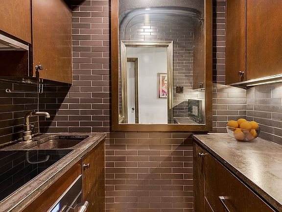 4th image of 24 5th Ave APT 510