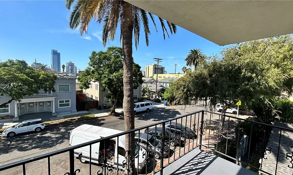 787 Gardenia Ave