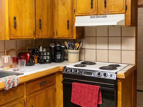 5th image of 926 Bremen Ave #A
