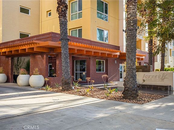 2nd image of 21301 Erwin St Unit 526