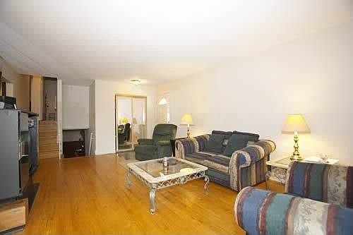 5th image of 724 N Geneva Ave