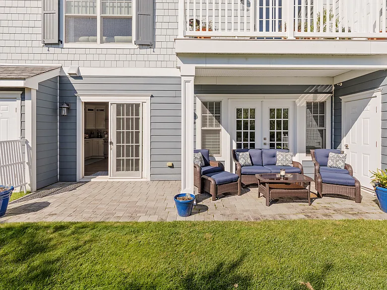 20 Village Green Dr — Photo 17