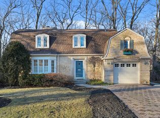 237 Elder Ln, Highland Park, IL 60035