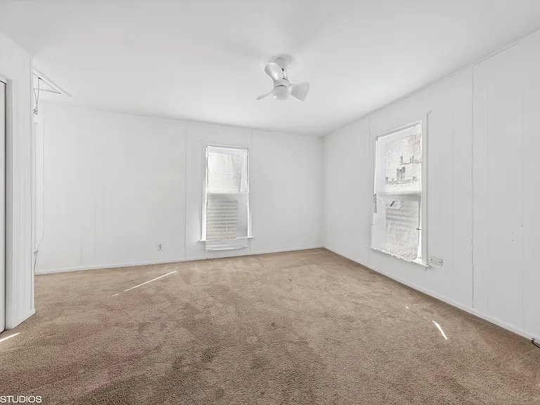 9518 S 53rd Ave #2 — Photo 3