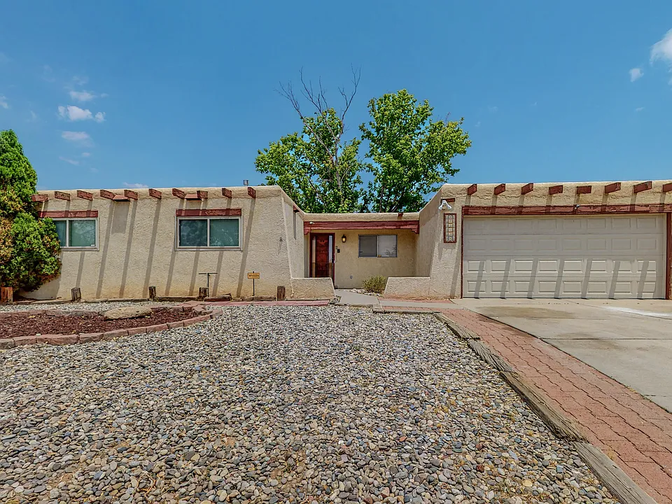 7309 Coulson Dr NE