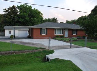 137 Rae Rd, Kinston, NC 28504