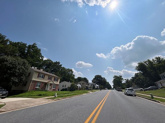 4th image of 1224 Pleasant Valley Dr