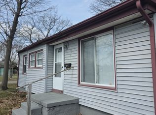 4701 Birchcrest Dr, Flint, MI 48504