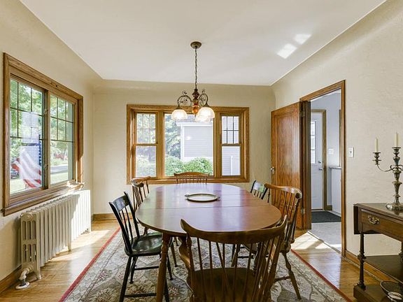 5th image of 4008 Fordham Dr NE