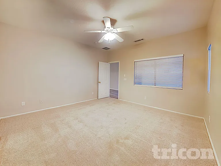 13732 W Mauna Loa Ln — Photo 10