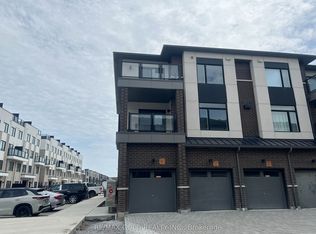 1695 Dersan St #913, Pickering, ON L1V 0G9