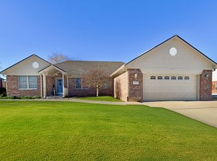 2068 Saunders Field Dr, Avon, IN 46123