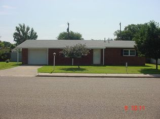 136 Northwest Dr, Hereford, TX 79045