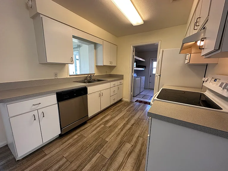 561 Parker Rd — Photo 8