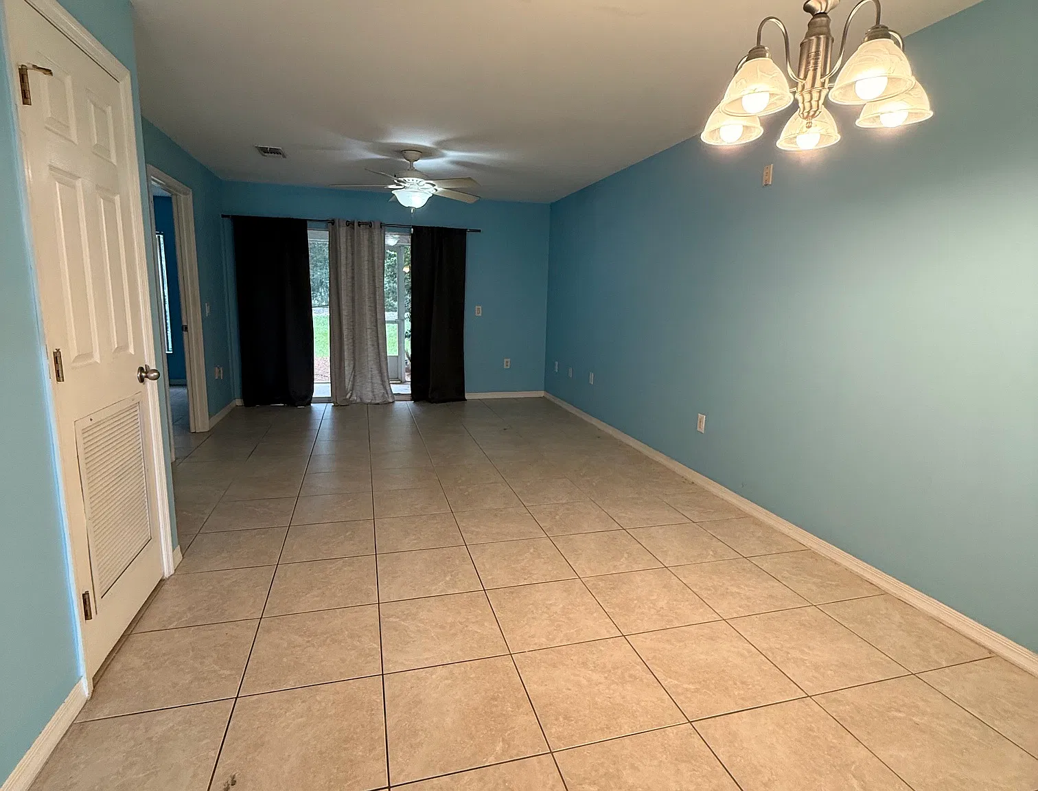 4274 Calinda Ln — Photo 4