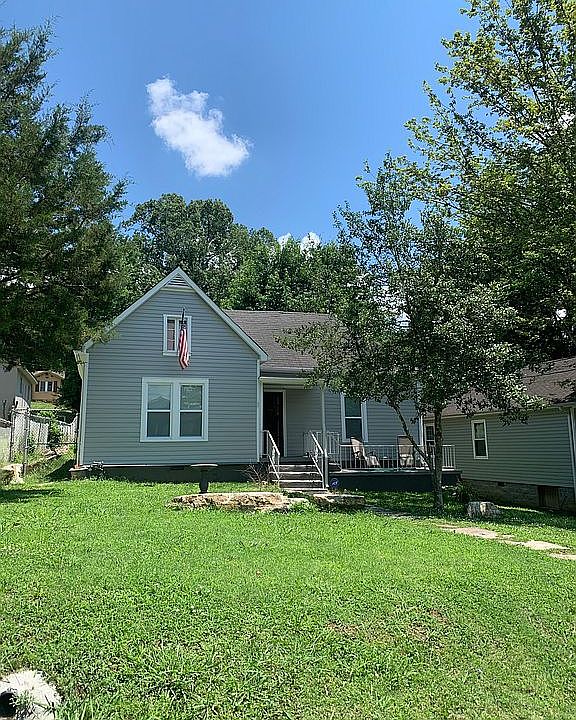 2nd image of 3018 13th Ave