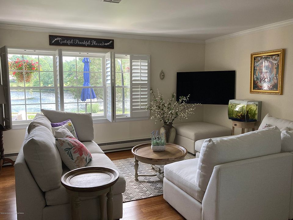 1st image of 704 Plymouth Dr #1001