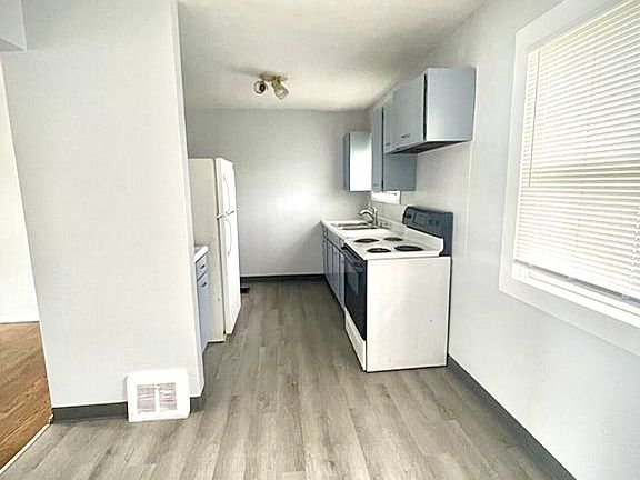 5th image of 4434 Huron Cir