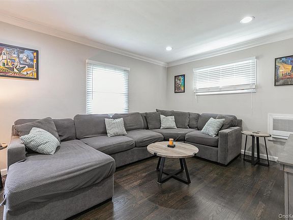 4th image of 2606 7th Avenue