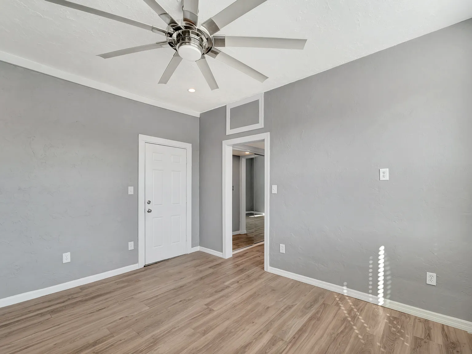 1 bed, 650 sqft, $1,590 — Photo 4
