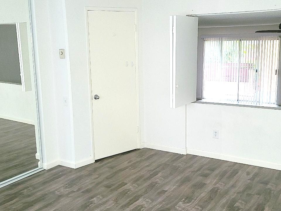 1st image of 909 Westbourne Dr #772