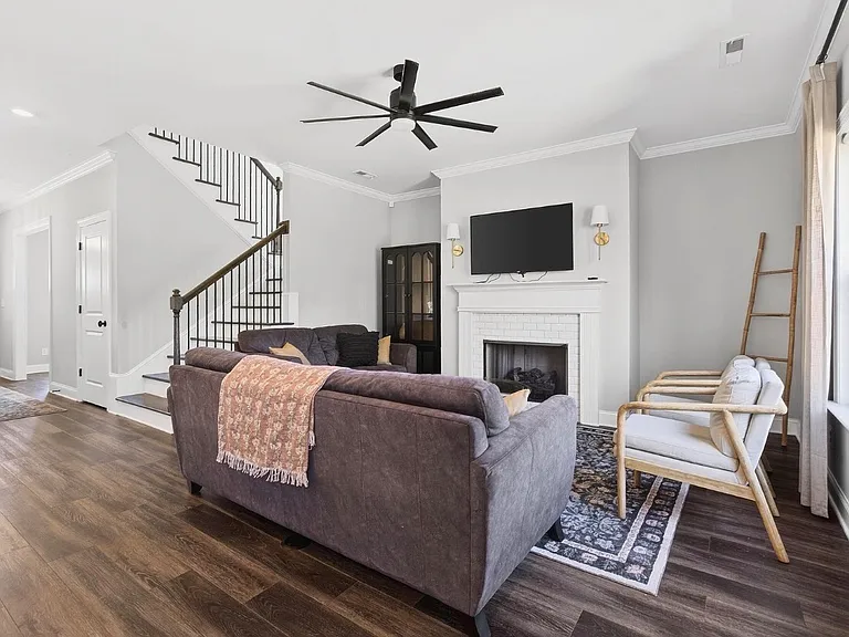 5063 Shelterwood Dr NE — Photo 2