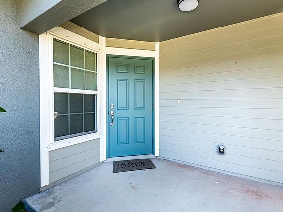 2nd image of 215 Lewis Cir APT 112