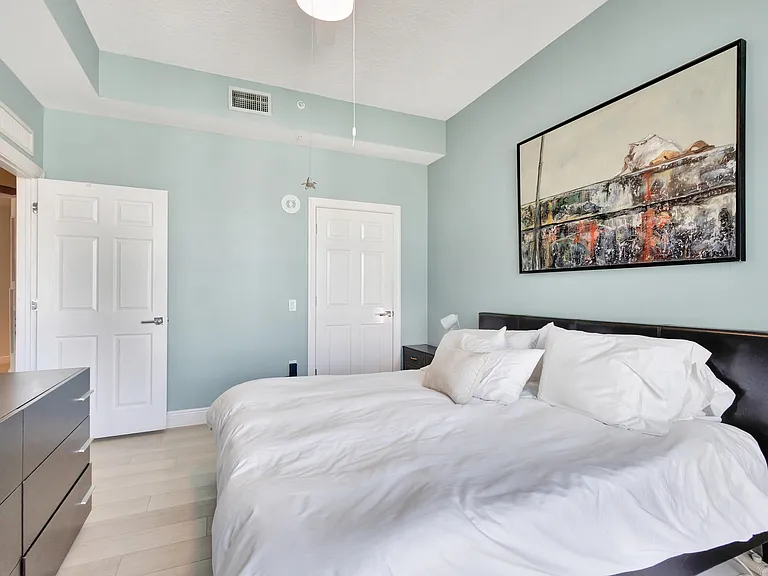 410 Evernia St #801 — Photo 15