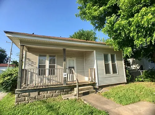 320 W Duffy St Photo 1