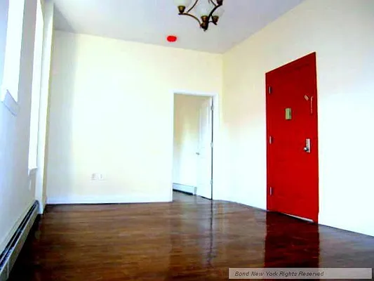 Rented by Bond New York | media 17