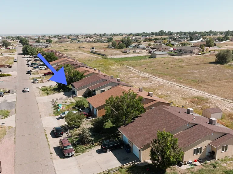 636 E Clarion Dr #B — Photo 4