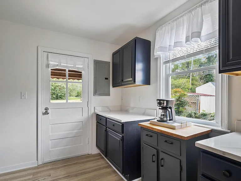 1605 Westhill Rd — Photo 8