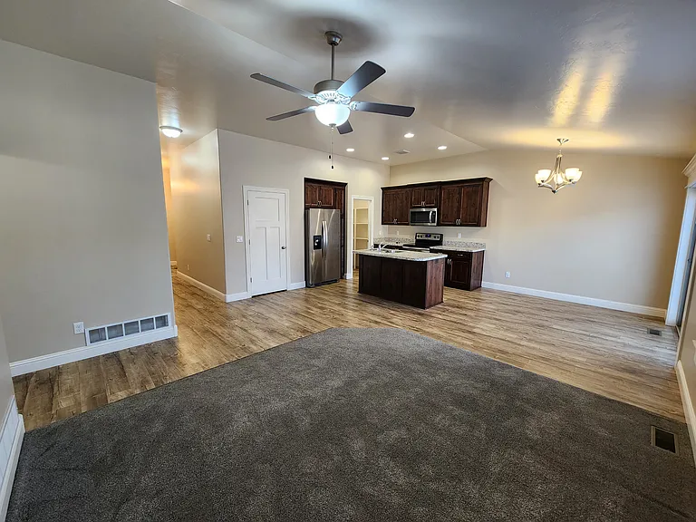 3894 E Chalet Dr — Photo 8