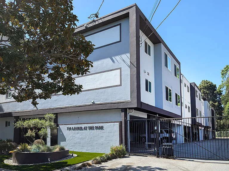 Park Laurel Apartments — Photo 3